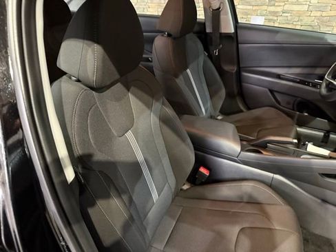 New 2025 Hyundai Elantra SE image 29