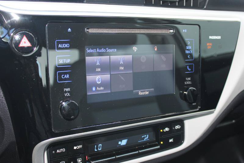 Used 2017 Toyota Corolla LE w/ Carpet Mat Package (TMS) FWD image 30
