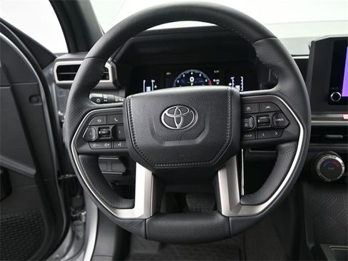 New 2025 Toyota 4Runner SR5 image 5