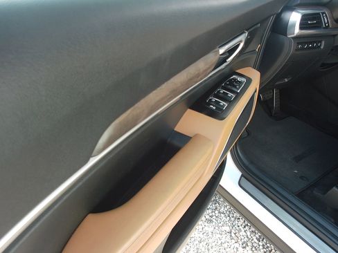 Used 2022 Kia Telluride SX w/ Towing Package FWD image 11