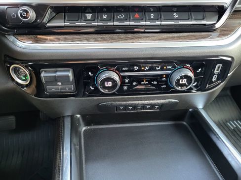 Used 2025 Chevrolet Silverado 2500 LT AWD/4WD image 15