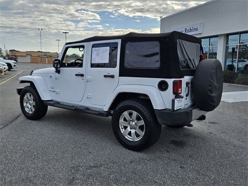 Used 2018 Jeep Wrangler Unlimited Sahara image 8