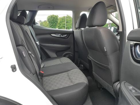 Used 2020 Nissan Rogue Sport SV w/ All-Weather Package AWD/4WD image 11