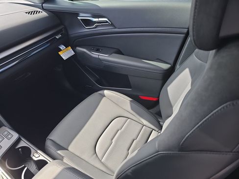 New 2026 Kia Sportage SX image 16
