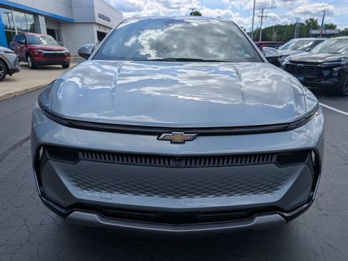 Used 2024 Chevrolet Equinox EV LT AWD/4WD image 8