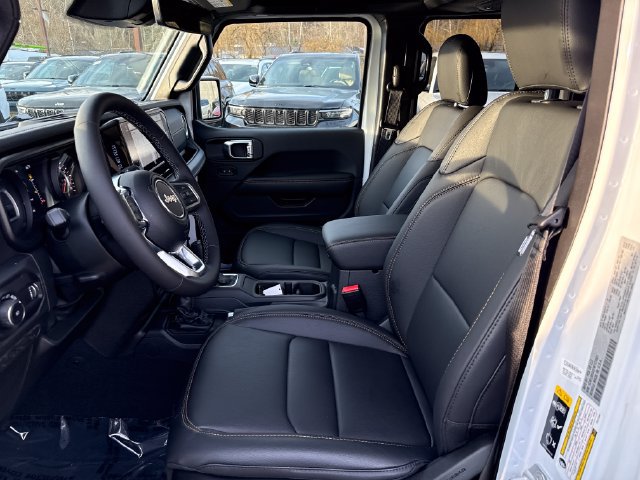 New 2026 Jeep Wrangler Unlimited Sahara AWD/4WD image 14