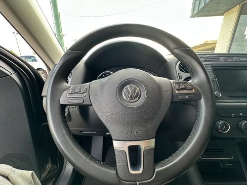 Used 2018 Volkswagen Tiguan Limited w/ Premium Package FWD image 22