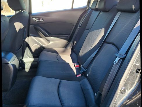 Used 2016 MAZDA MAZDA3 i Sport image 9
