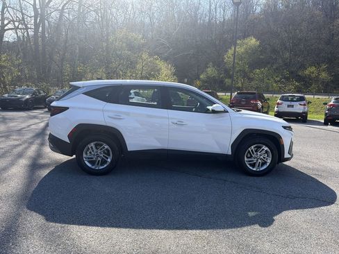 Used 2025 Hyundai Tucson SE image 9