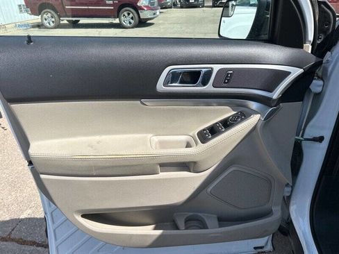 Used 2015 Ford Explorer XLT w/ Equipment Group 201A image 11