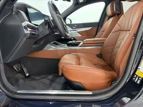 Certified 2023 BMW 760i xDrive w/ Executive Package image 15