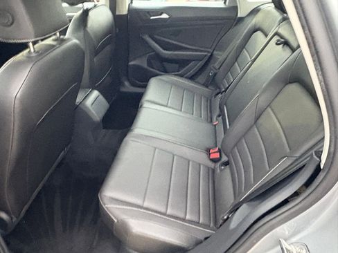 Used 2024 Volkswagen Jetta SE FWD image 33