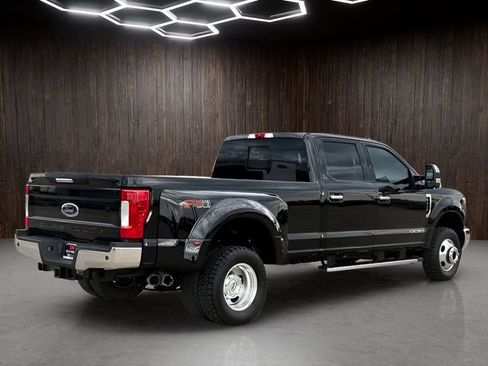 Used 2019 Ford F350 XLT w/ XLT Premium Package AWD/4WD image 2