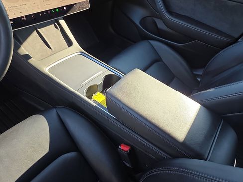 Used 2023 Tesla Model 3 Standard Range image 25