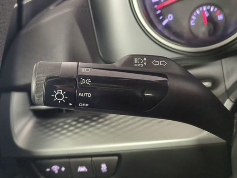 Used 2024 Kia Carnival LX image 27