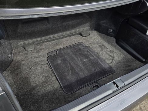 Used 2016 Lexus ES 300h w/ Luxury Package w/Wood Trim image 26