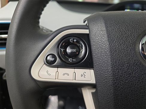 Used 2018 Toyota Prius Four image 19