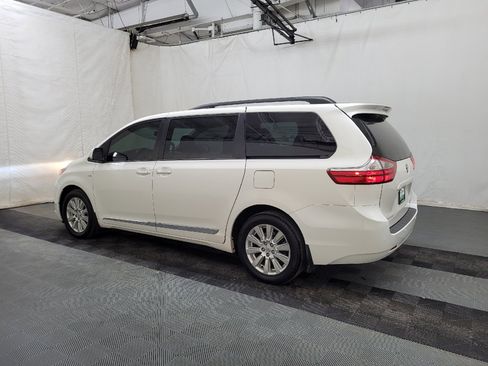 Used 2017 Toyota Sienna XLE w/ XLE Navigation Package AWD/4WD image 3