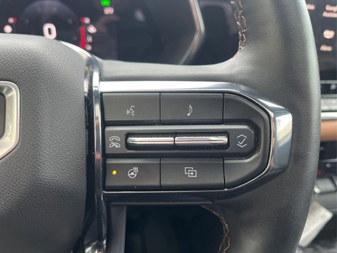 Used 2023 GMC Canyon AT4 w/ AT4 Premium Package image 32