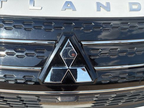 Used 2022 Mitsubishi Outlander SEL AWD/4WD image 39