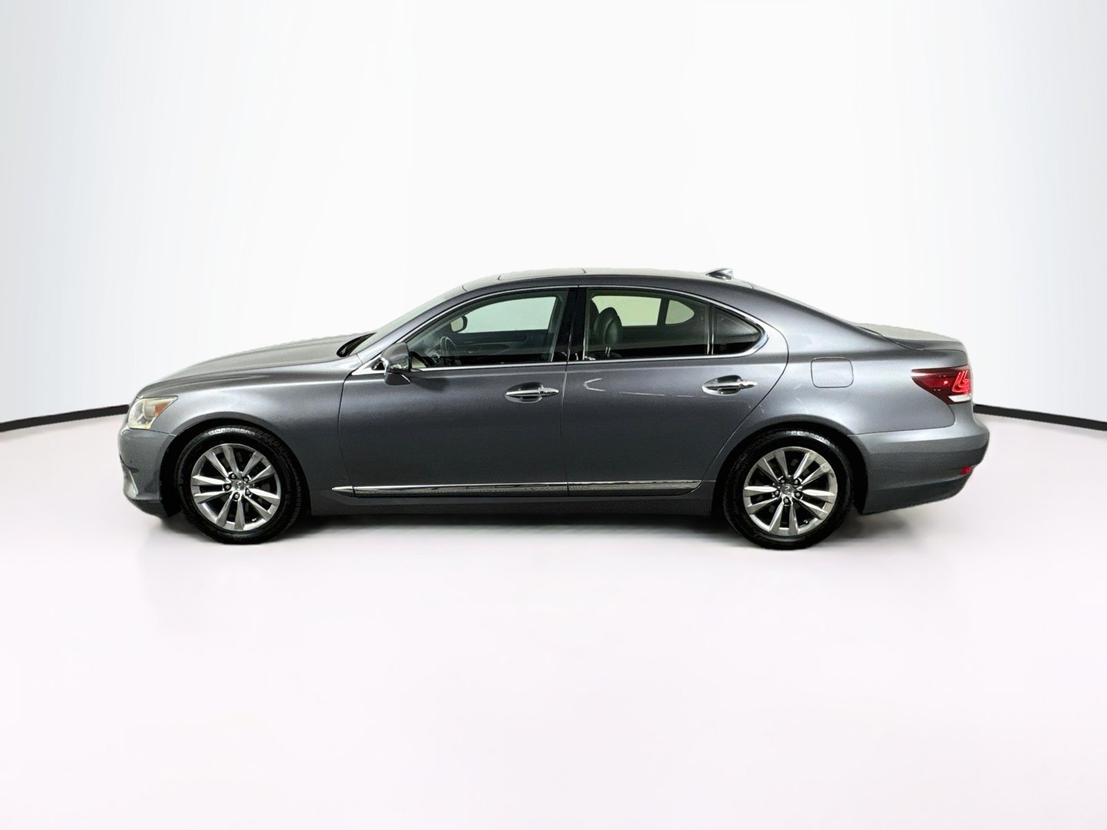 Used 2014 Lexus LS 460 AWD w/ Comfort Package image 4