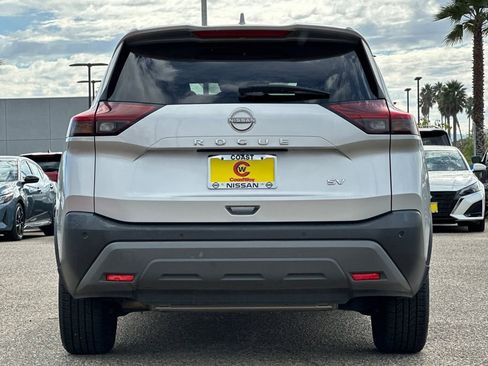 Used 2023 Nissan Rogue SV image 5