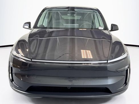 Used 2026 Tesla Model Y 2WD image 2