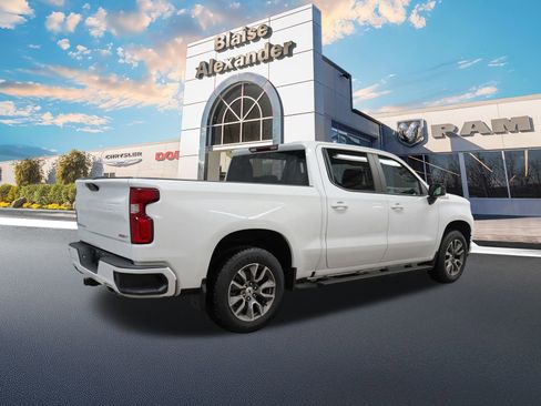 Used 2022 Chevrolet Silverado 1500 RST image 3