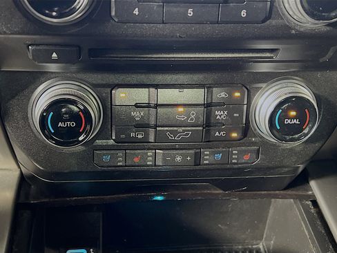 Used 2017 Ford F150 Platinum w/ Equipment Group 701A Luxury image 26