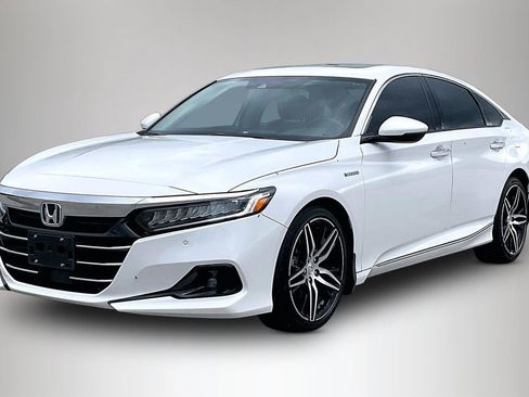 Used 2021 Honda Accord Touring image 2