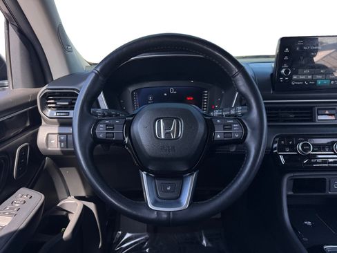 Used 2025 Honda Pilot Elite image 12