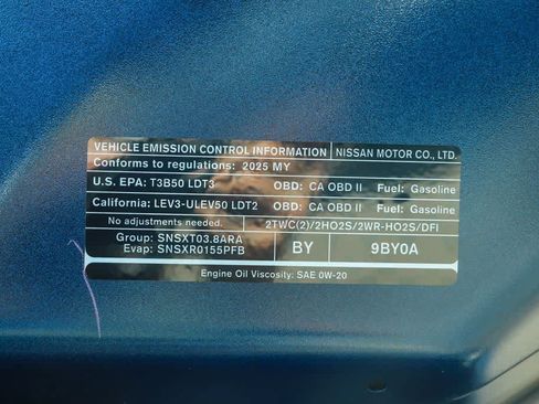 Used 2025 Nissan Frontier SV RWD image 23