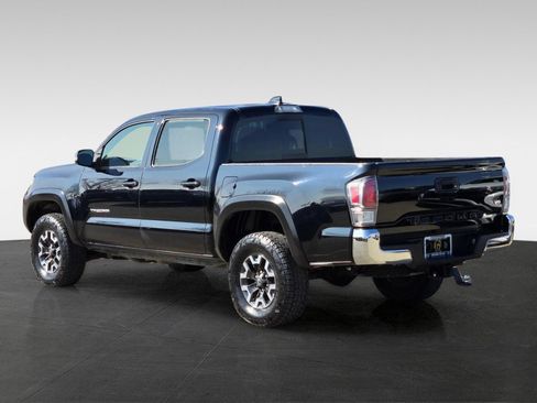 Used 2020 Toyota Tacoma TRD Off-Road AWD/4WD image 7