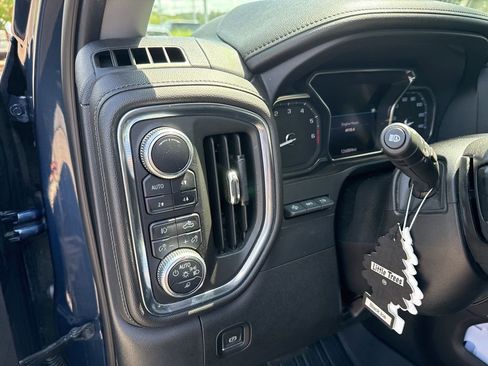Used 2019 GMC Sierra 1500 Denali w/ Denali Ultimate Package AWD/4WD image 16