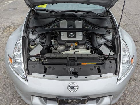 Used 2010 Nissan 370Z Touring w/ Sport Pkg RWD image 33