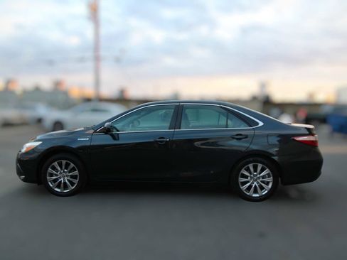 Used 2016 Toyota Camry XLE image 8