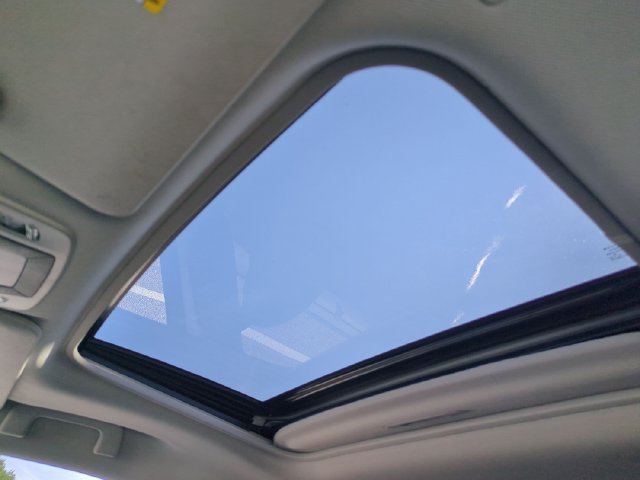 Used 2022 Toyota Sienna XLE FWD image 21