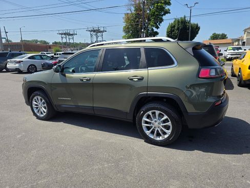 Used 2019 Jeep Cherokee Latitude w/ Popular Appearance Group AWD/4WD image 4