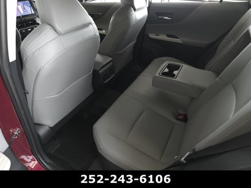 Used 2024 Toyota Venza Limited AWD/4WD image 31