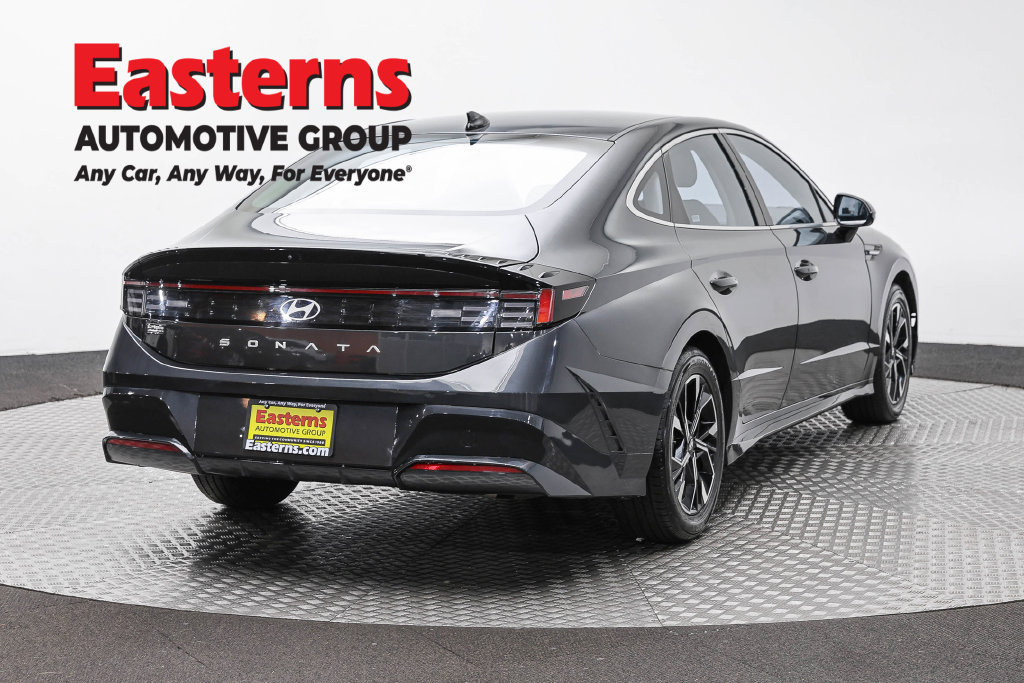 Used 2025 Hyundai Sonata SEL FWD image 6