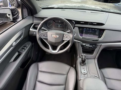 Certified 2024 Cadillac XT6 Luxury image 19