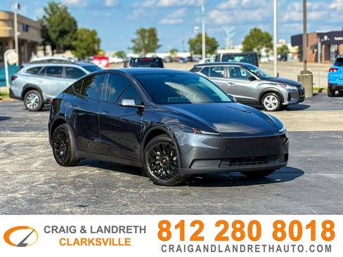 Used 2026 Tesla Model Y AWD image 1