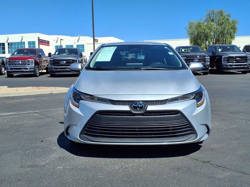Used 2024 Toyota Corolla LE FWD image 2