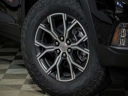 New 2027 GMC Acadia AT4 w/ Luxury Package AWD/4WD image 3