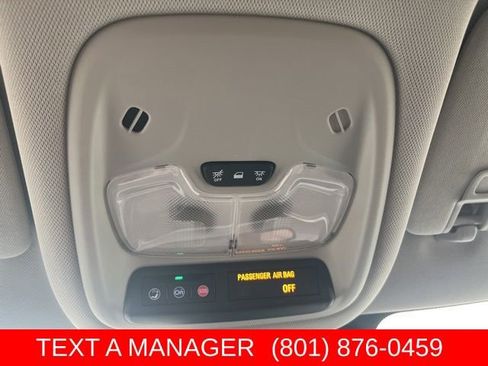 Used 2025 Chevrolet TrailBlazer LT AWD/4WD image 27