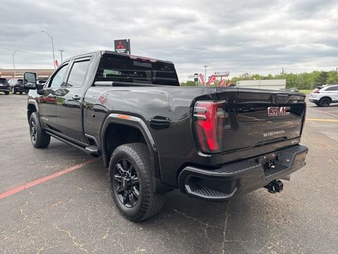 Used 2024 GMC Sierra 2500 AT4 w/ AT4 Premium Plus Package AWD/4WD image 8