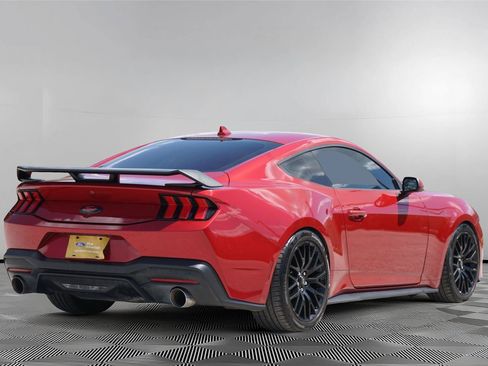 Used 2024 Ford Mustang Coupe RWD image 5