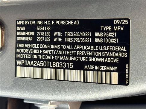 Certified 2026 Porsche Macan AWD/4WD image 27