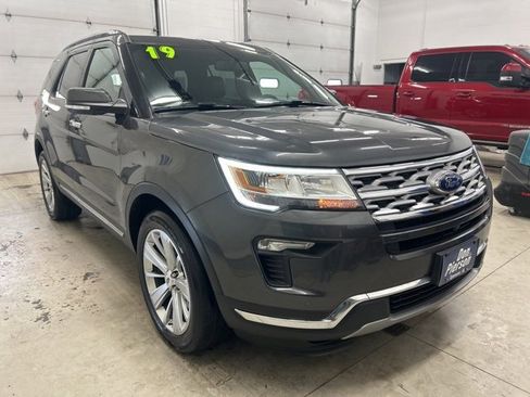 Used 2019 Ford Explorer Limited w/ Class III Trailer Tow Package image 3