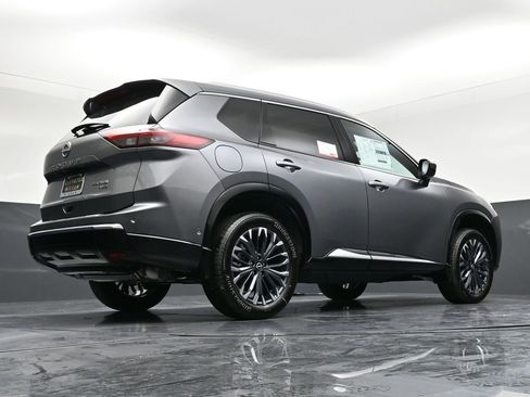 New 2026 Nissan Rogue Platinum w/ Tech Package image 32